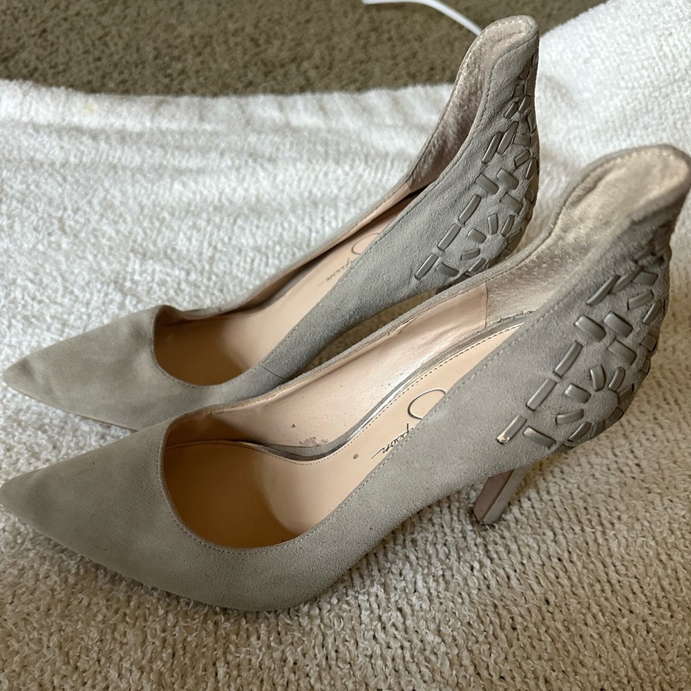Jessica Simpson Gray Pumps